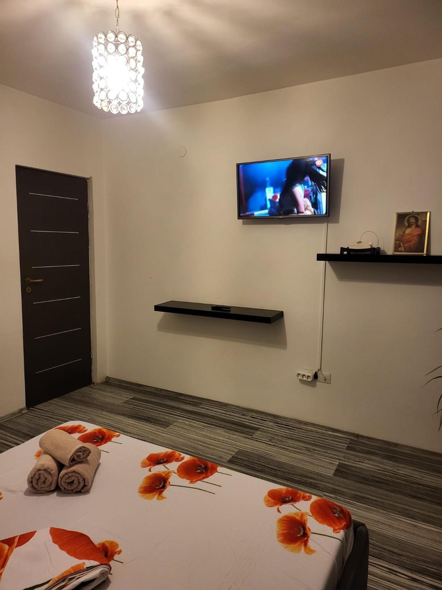 Enzso Ap 2 Cam,piața Națiunile Unite, Nr3-5,bloc B2, Sc2, Et 1, Ap34 Apartament *